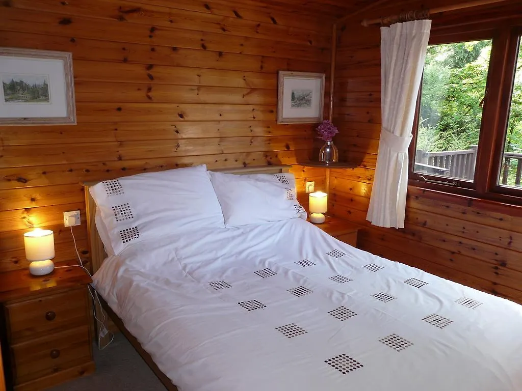Mockerkin Tarn Luxury Log Cabin * Ambleside