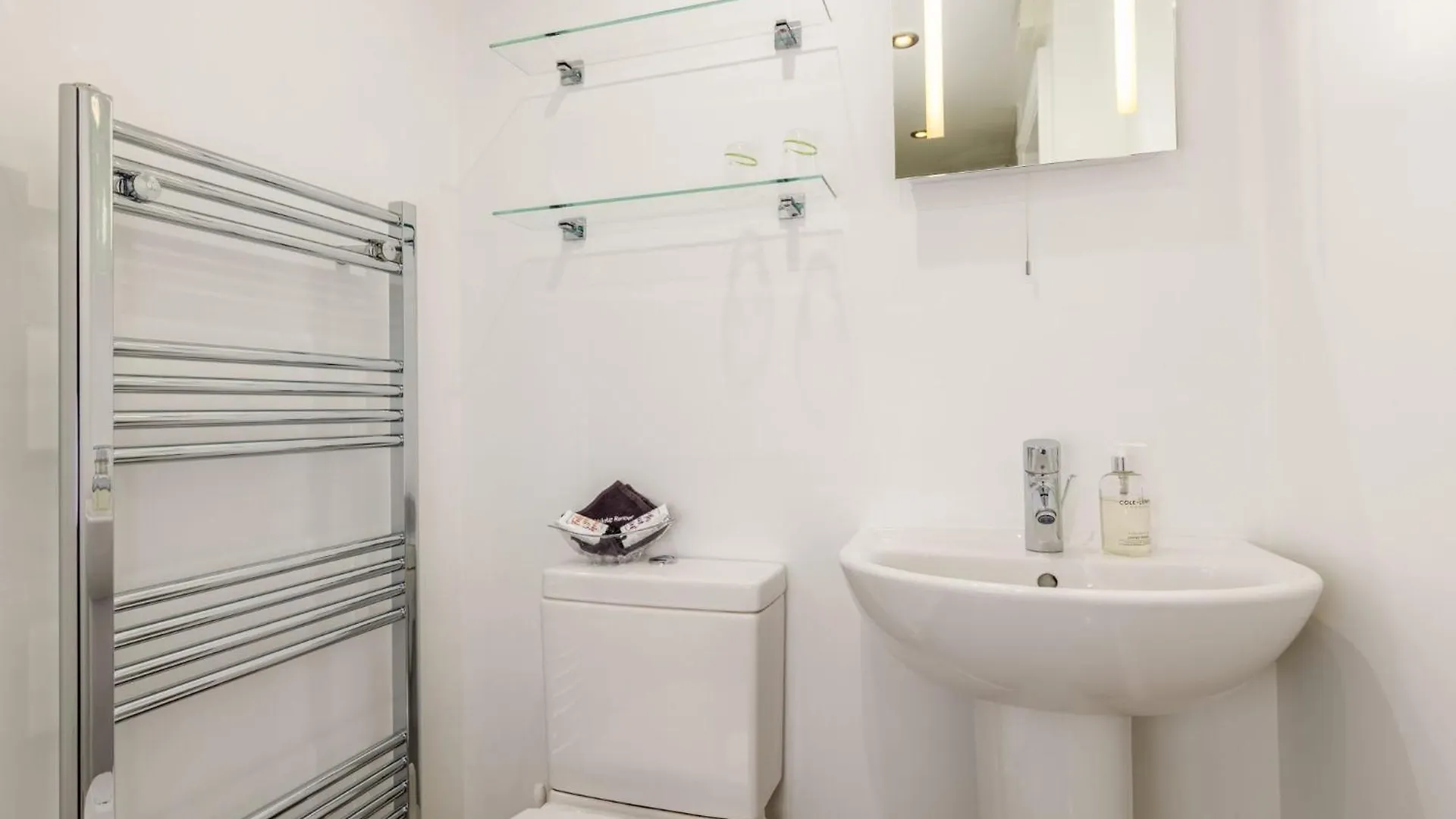 Thornbank House Offering Breakfast And With Free Off Site Health Club Guest house