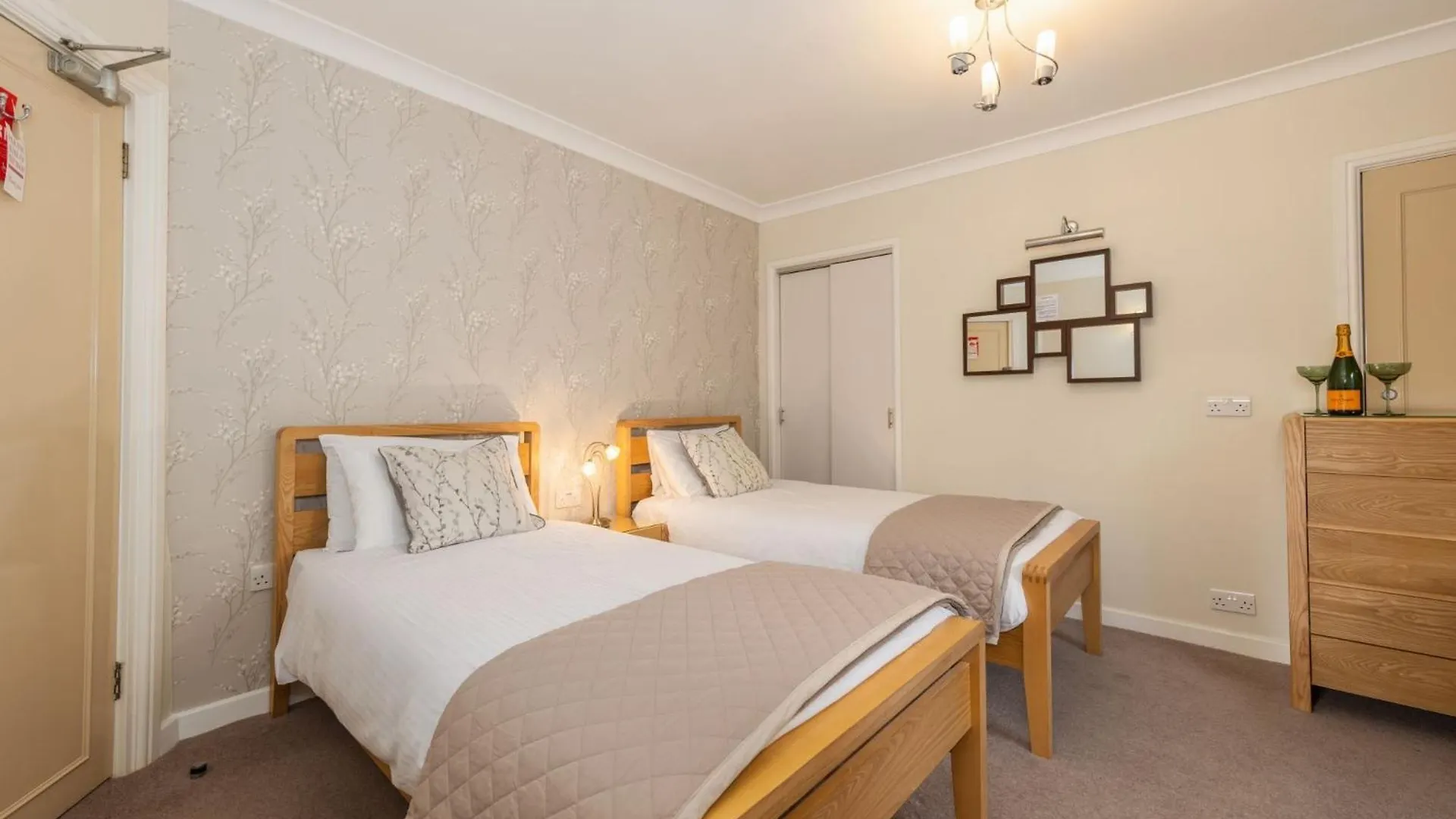 Thornbank House Offering Breakfast And With Free Off Site Health Club Guest house Windermere