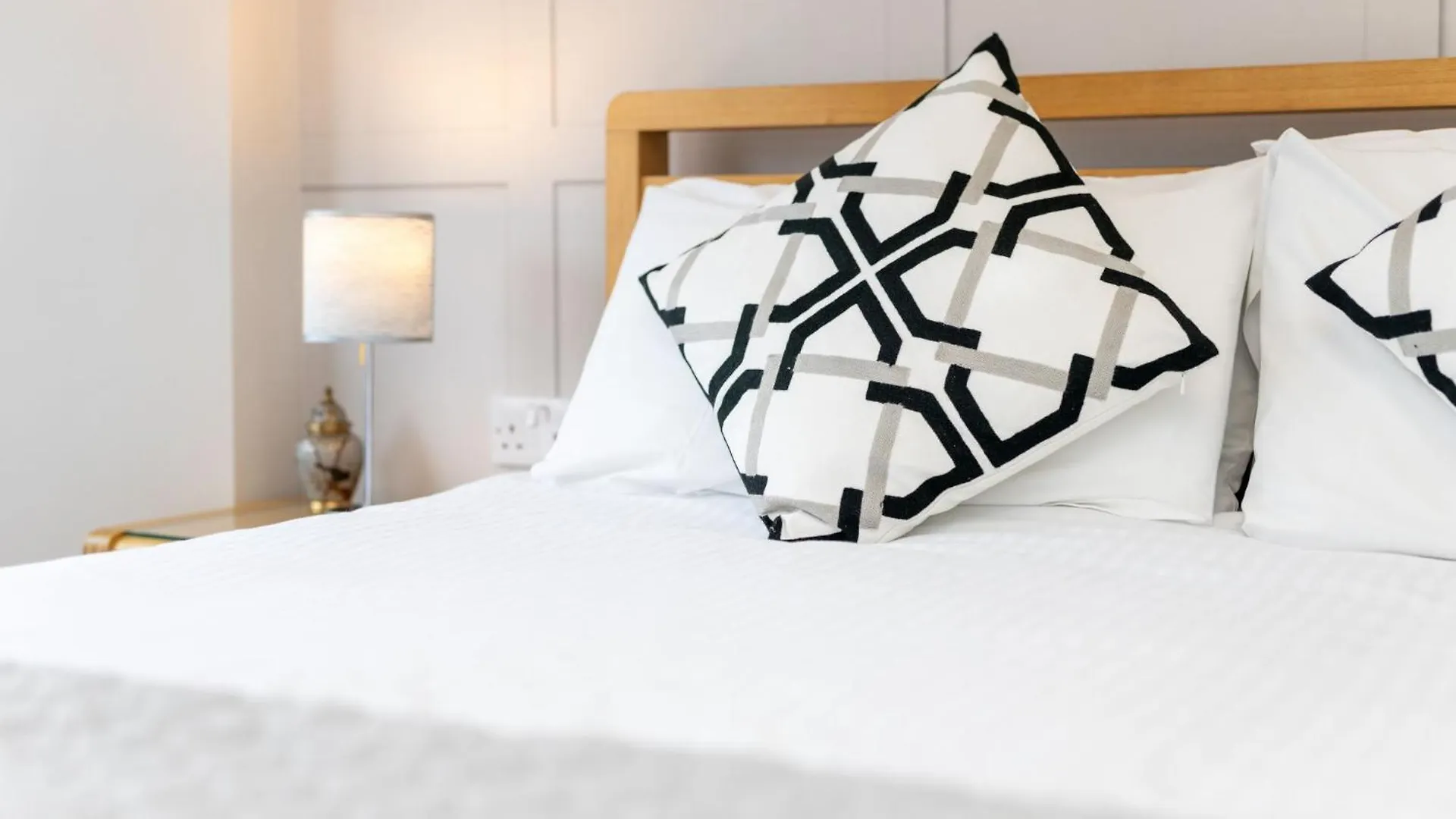 Thornbank House Offering Breakfast And With Free Off Site Health Club 4*
