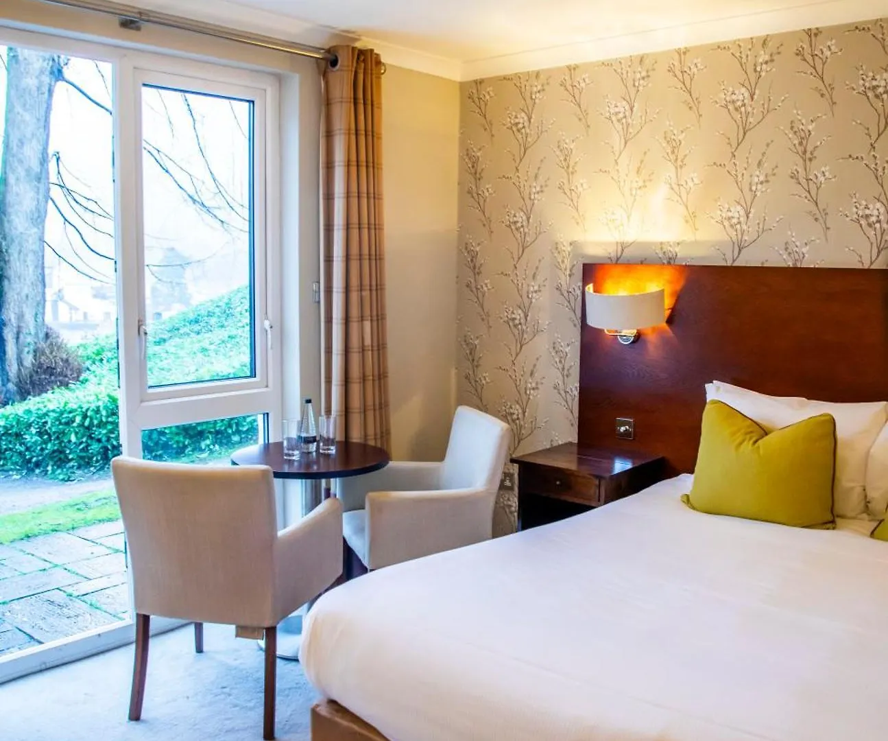 The Belsfield Otel