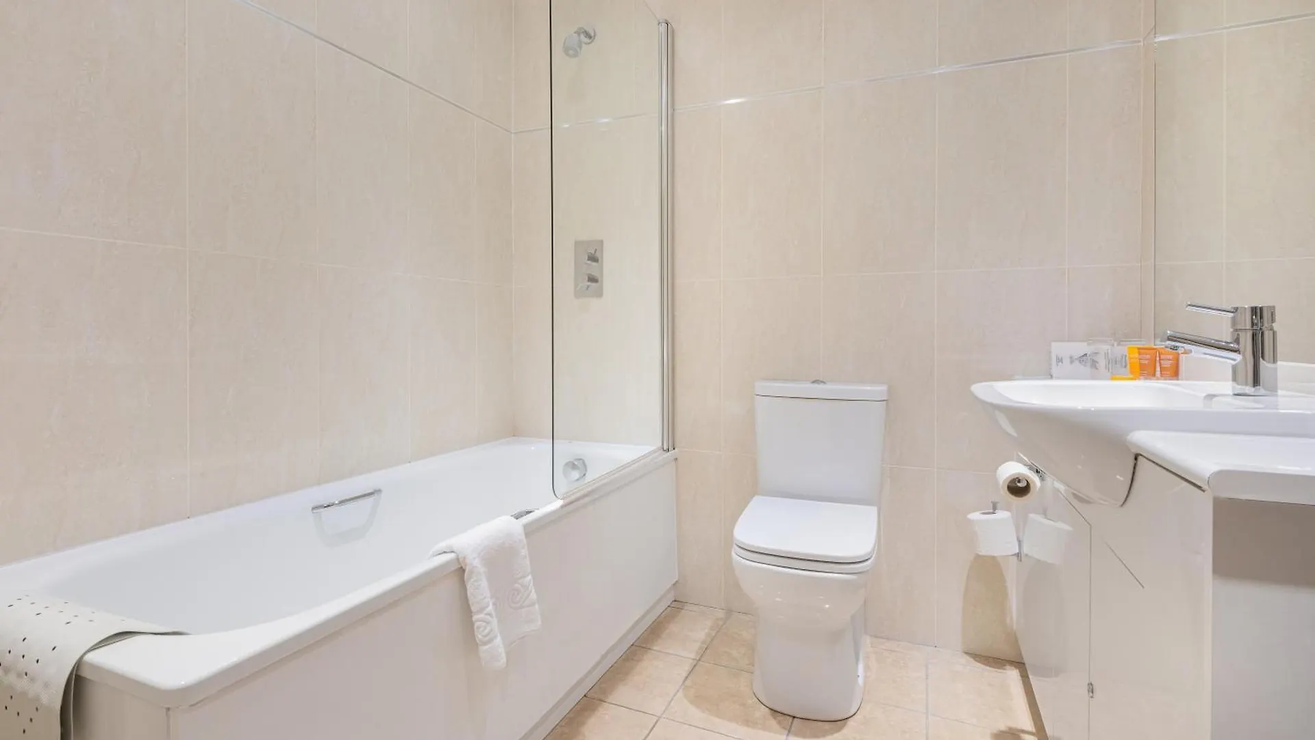 The Riverside 3*