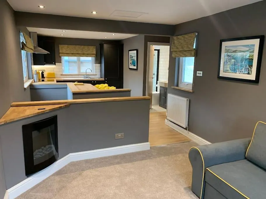 Staintons, In Centre, Access * Bowness-on-Windermere