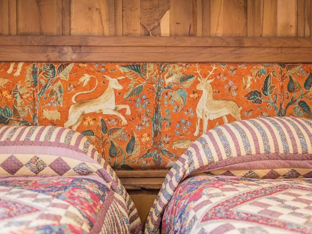 5 Bed In Sz259