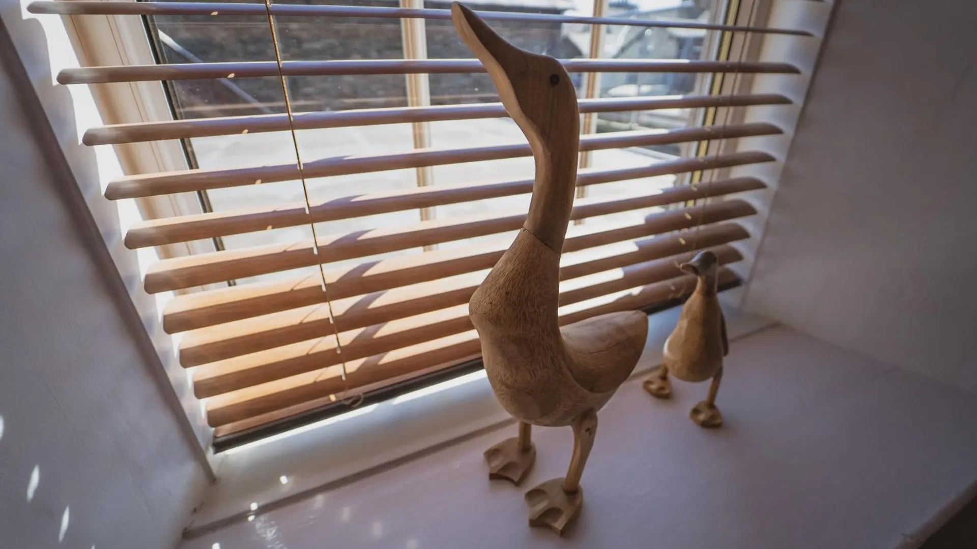 Central Windermere, Victorian Cottage, Family Friendly With Parking And A Wood Burner Holiday home *