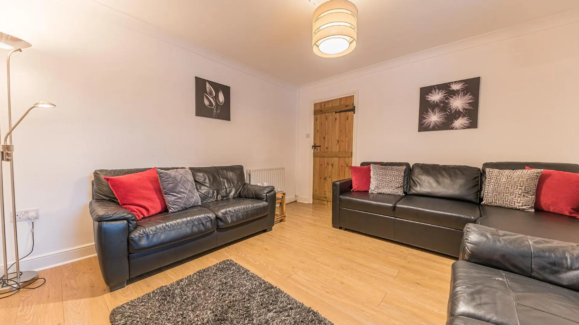 Central Windermere, Victorian Cottage, Family Friendly With Parking And A Wood Burner Holiday home