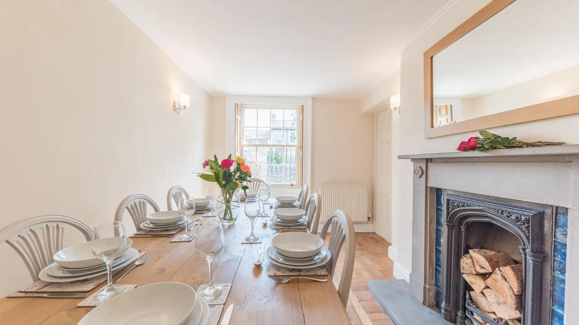 Holiday home Georgian With Private Courtyard & Free Parking *
