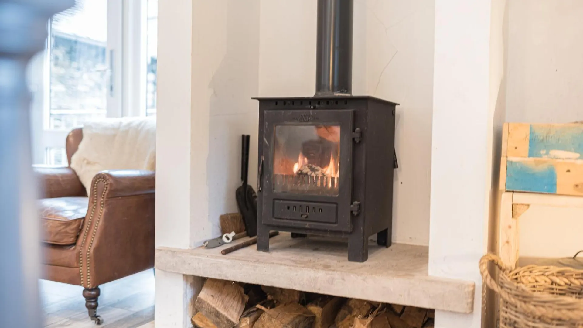 Country house Romantic Getaway, Little Two Bed, Two Bath Barn Conversion With Amazing Views And Parking Ambleside