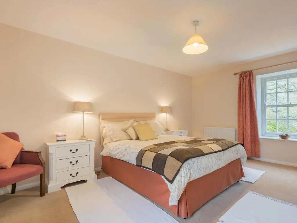 4 Bed In Sz170 Holiday home