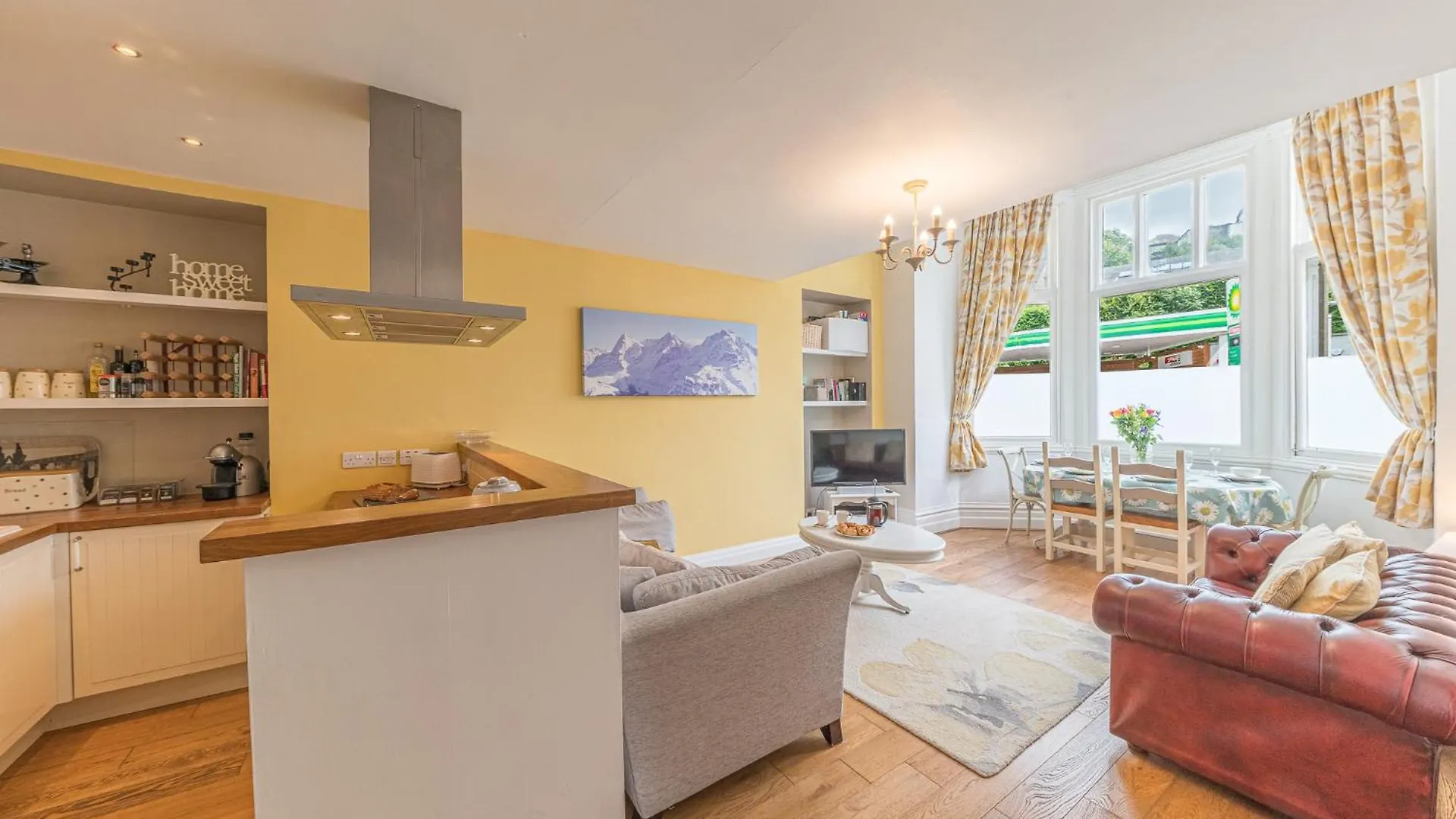 Enjoy Relaxing Family Breaks In With Parking Apartment
