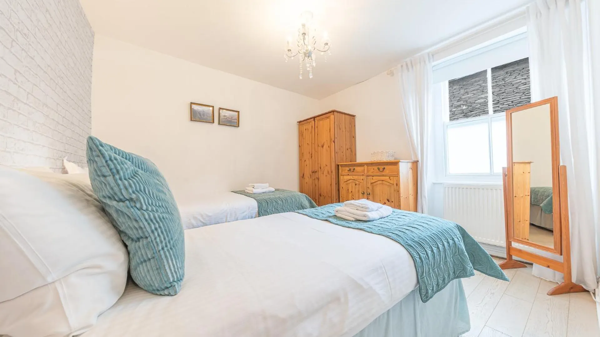 Enjoy Relaxing Family Breaks In With Parking Lägenhet Ambleside