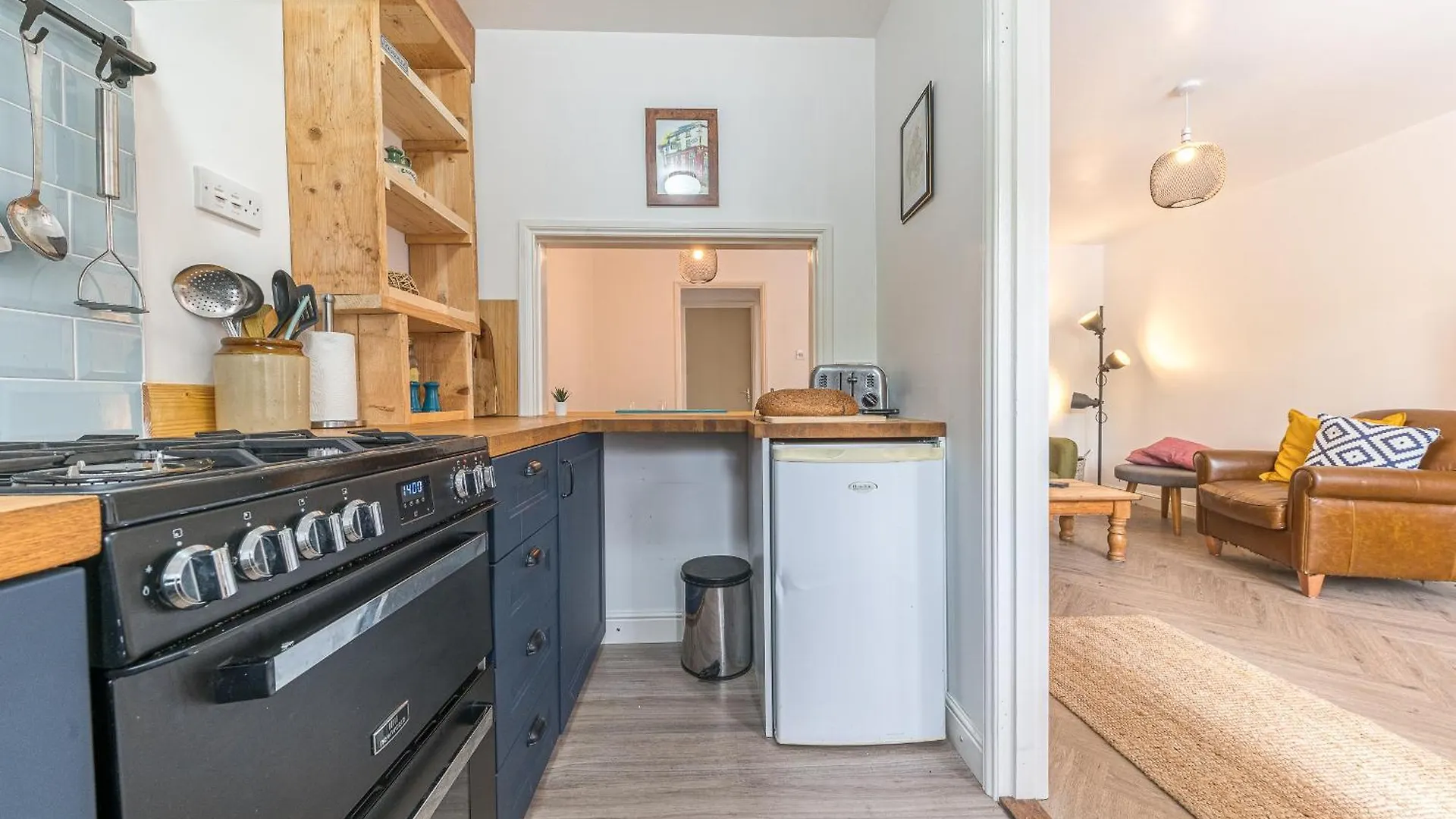 Couples Getaway In Windermere, Ground Floor Flat With Parking *