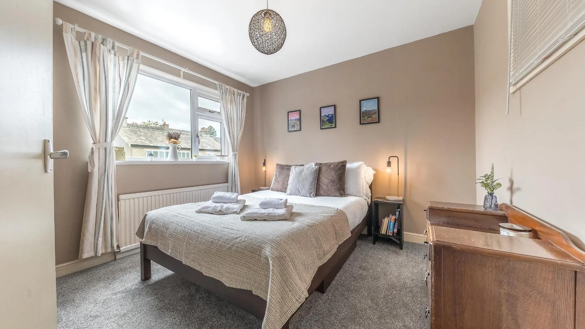 Couples Getaway In Windermere, Ground Floor Flat With Parking