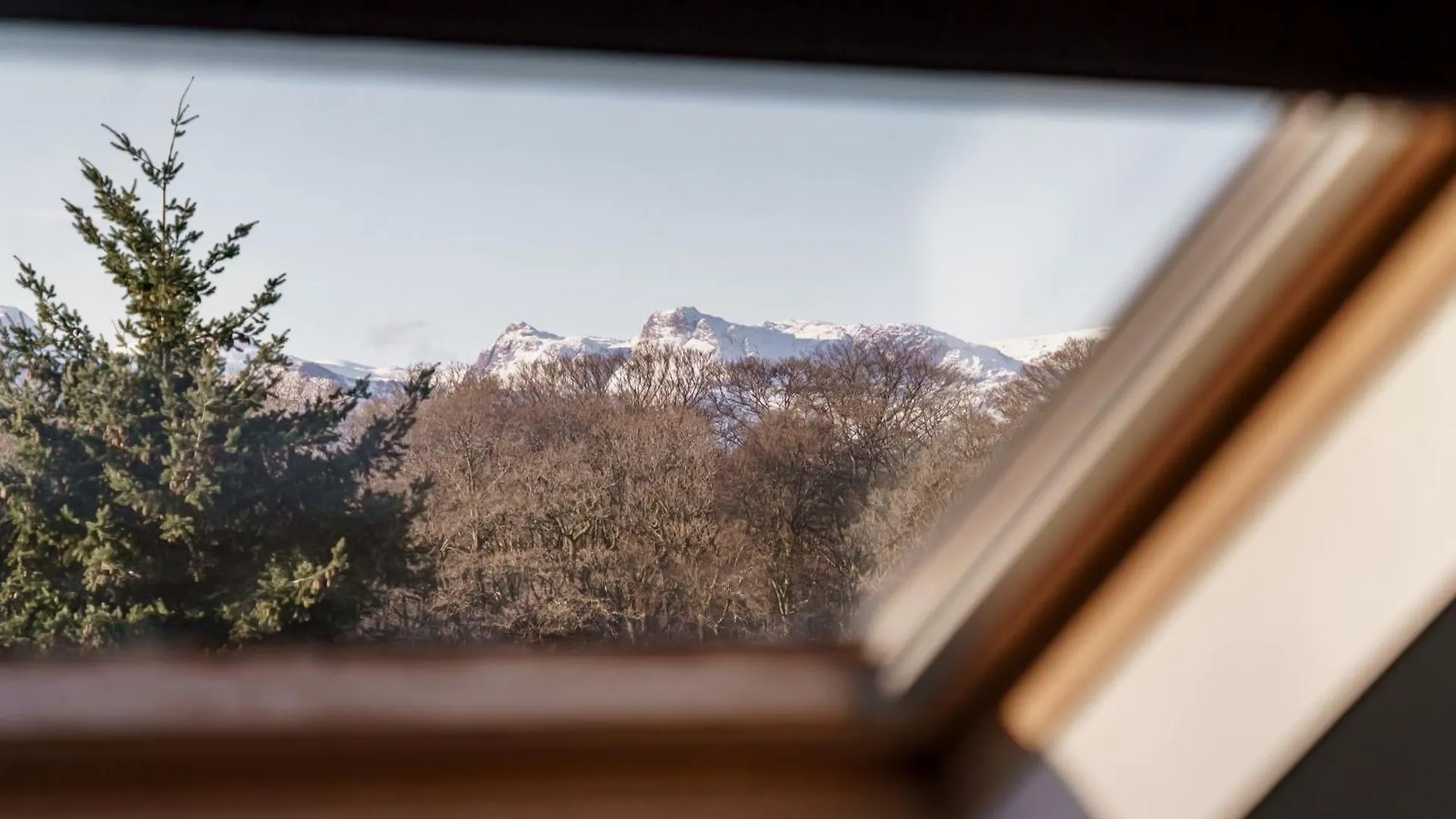 Villa Yewbeck: Brand New, Garden Views *