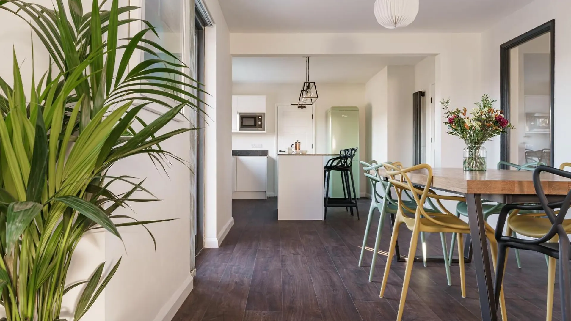 Yewbeck: Brand New, Garden Views Villa