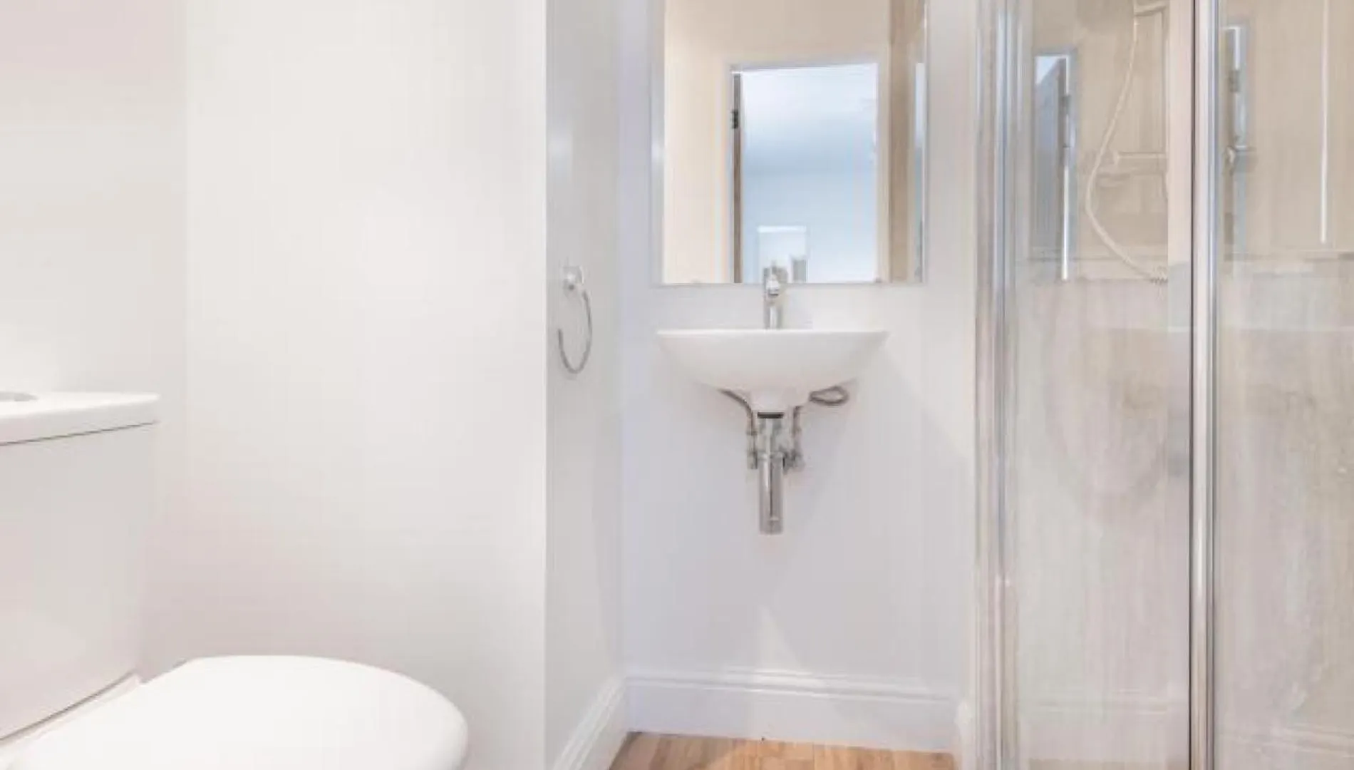 4 Bed In Penrith Sz606 *
