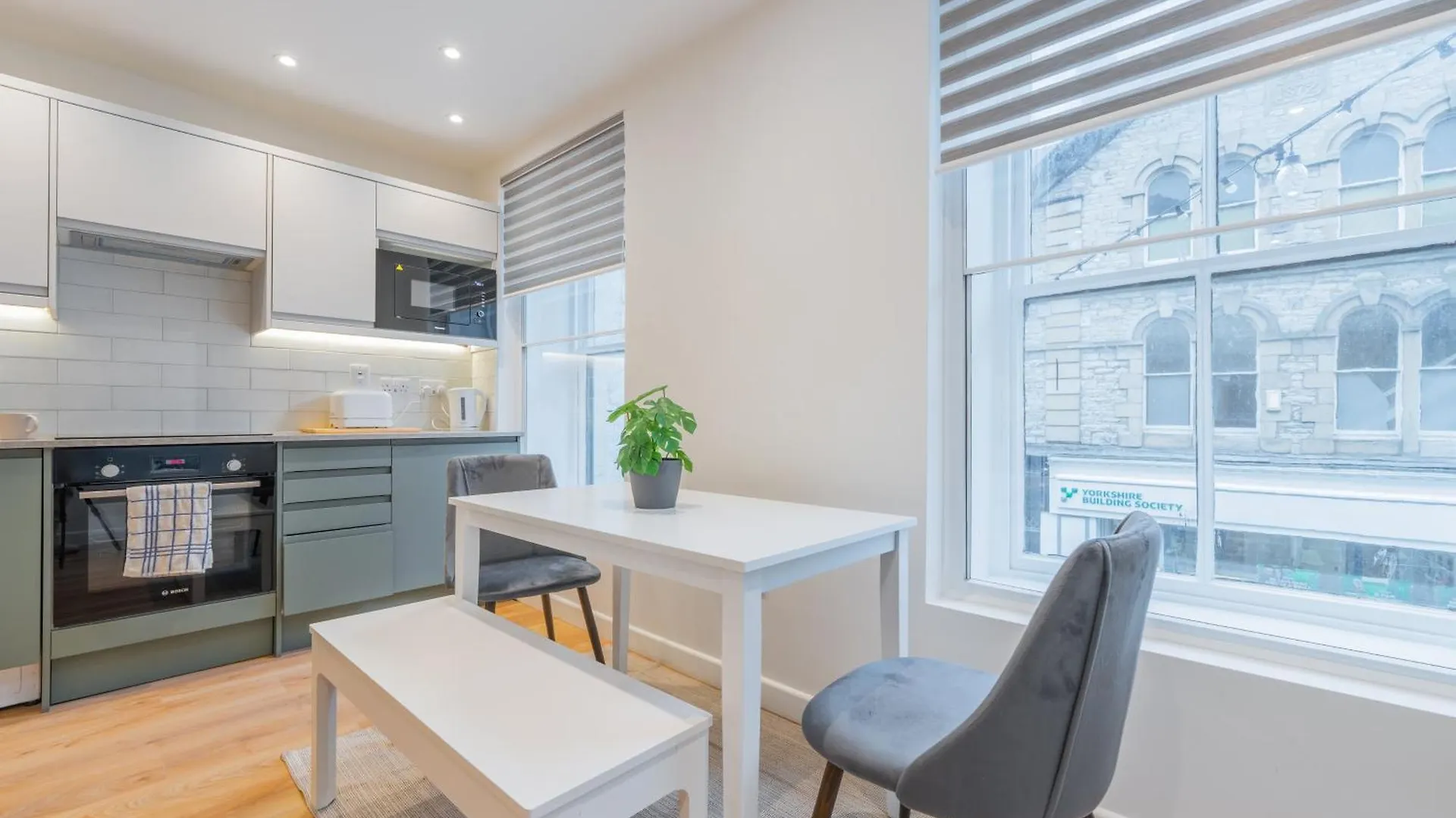 Cosy 2 Bedroom Flat In District * 켄달