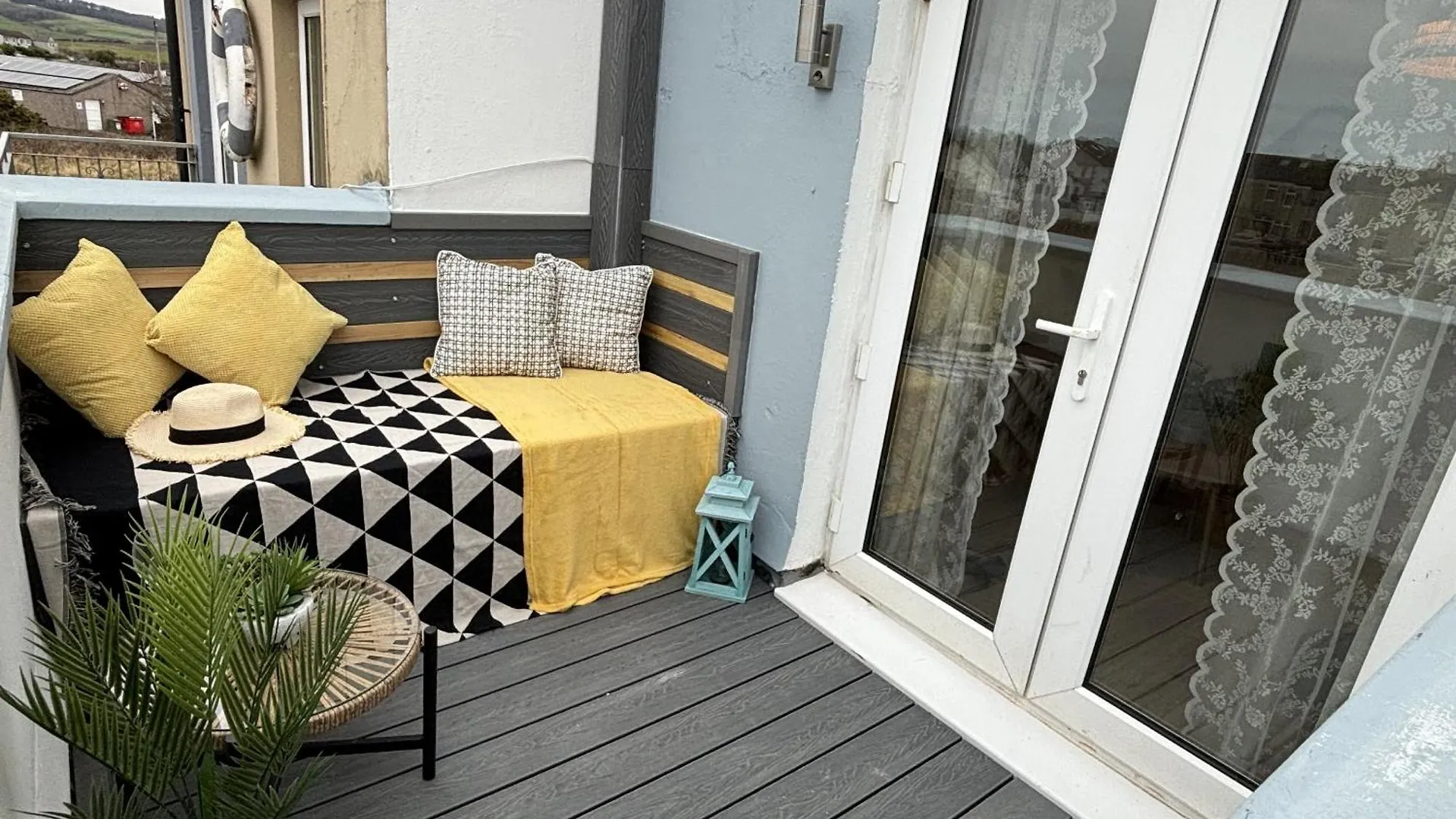 23 Coastal Comfort *
