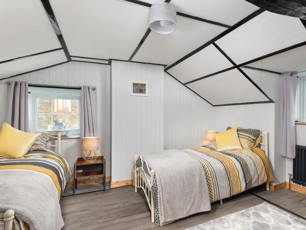 2 Bed In Cumbria Sz214 Holiday home *