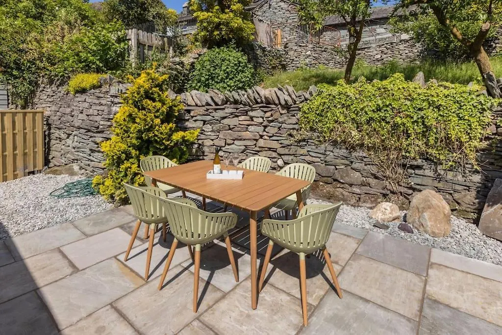 Langdale Boulders, Ambleside, Fantastic Views * Chapel Stile