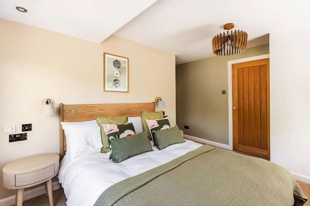 Langdale Boulders, Ambleside, Fantastic Views * Chapel Stile