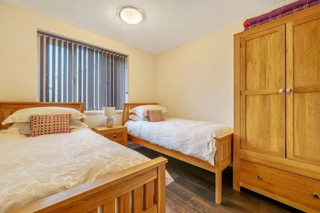 Modern Flat - Free Parking Apartment