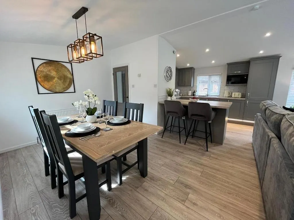 The Luxurious Langdale 6 At Park Dean White Cross Bay,