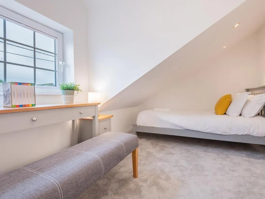 4 Bed In Sz321 *