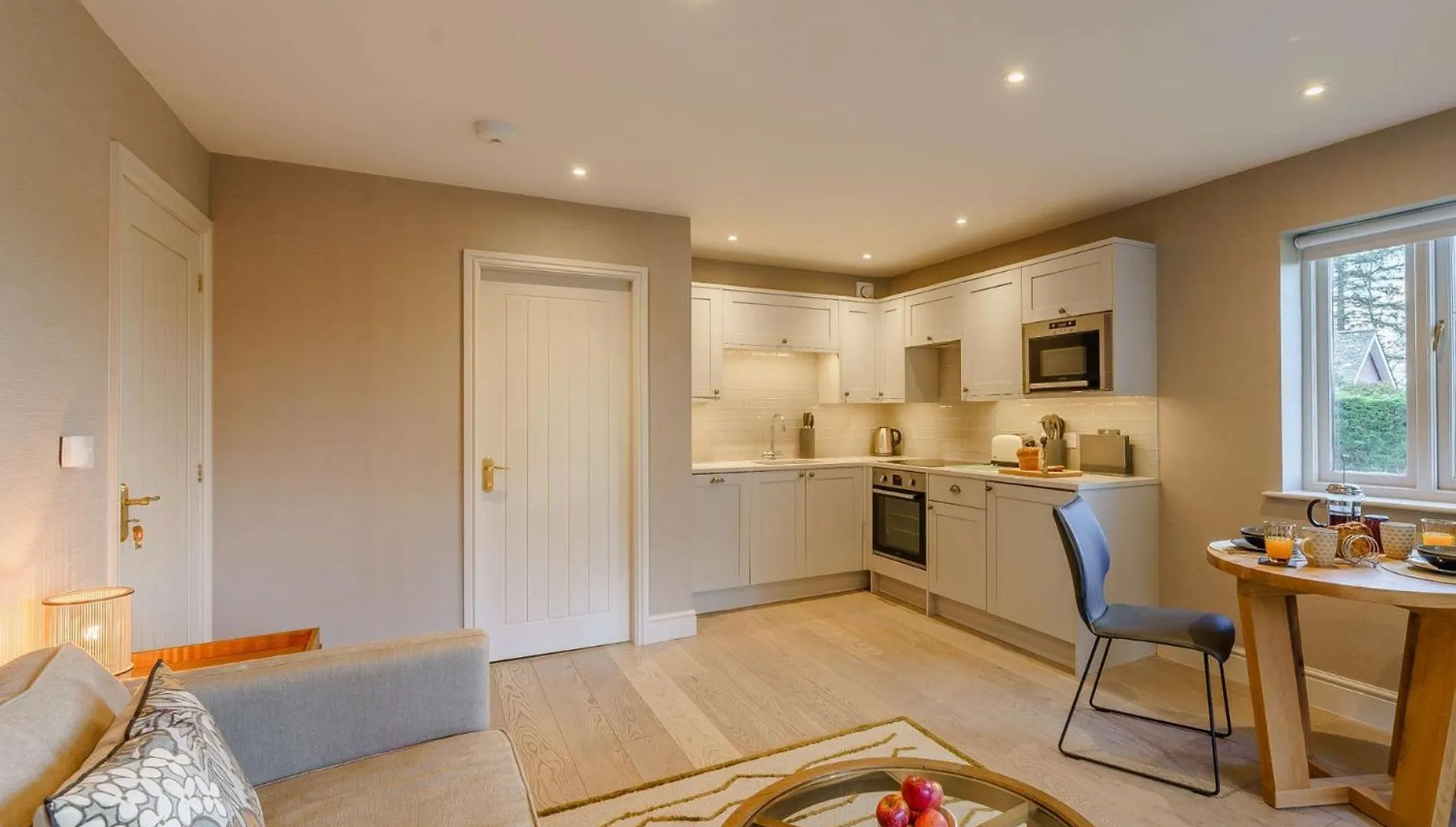 1 Bed In 90637 * Ambleside