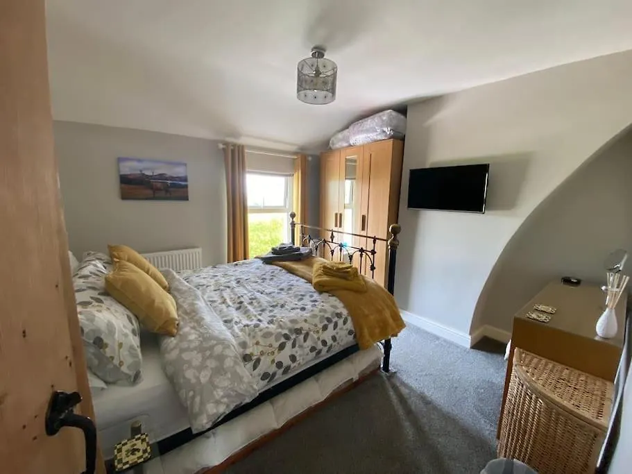 Outskirts Of Ulverston, Entire Cottage - Sleeps 4 * Ulverston