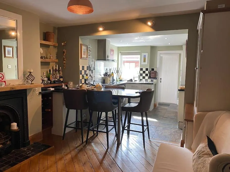 Outskirts Of Ulverston, Entire Cottage - Sleeps 4 Ulverston