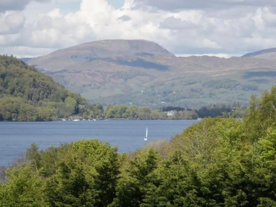 Windermere Lodge شقة