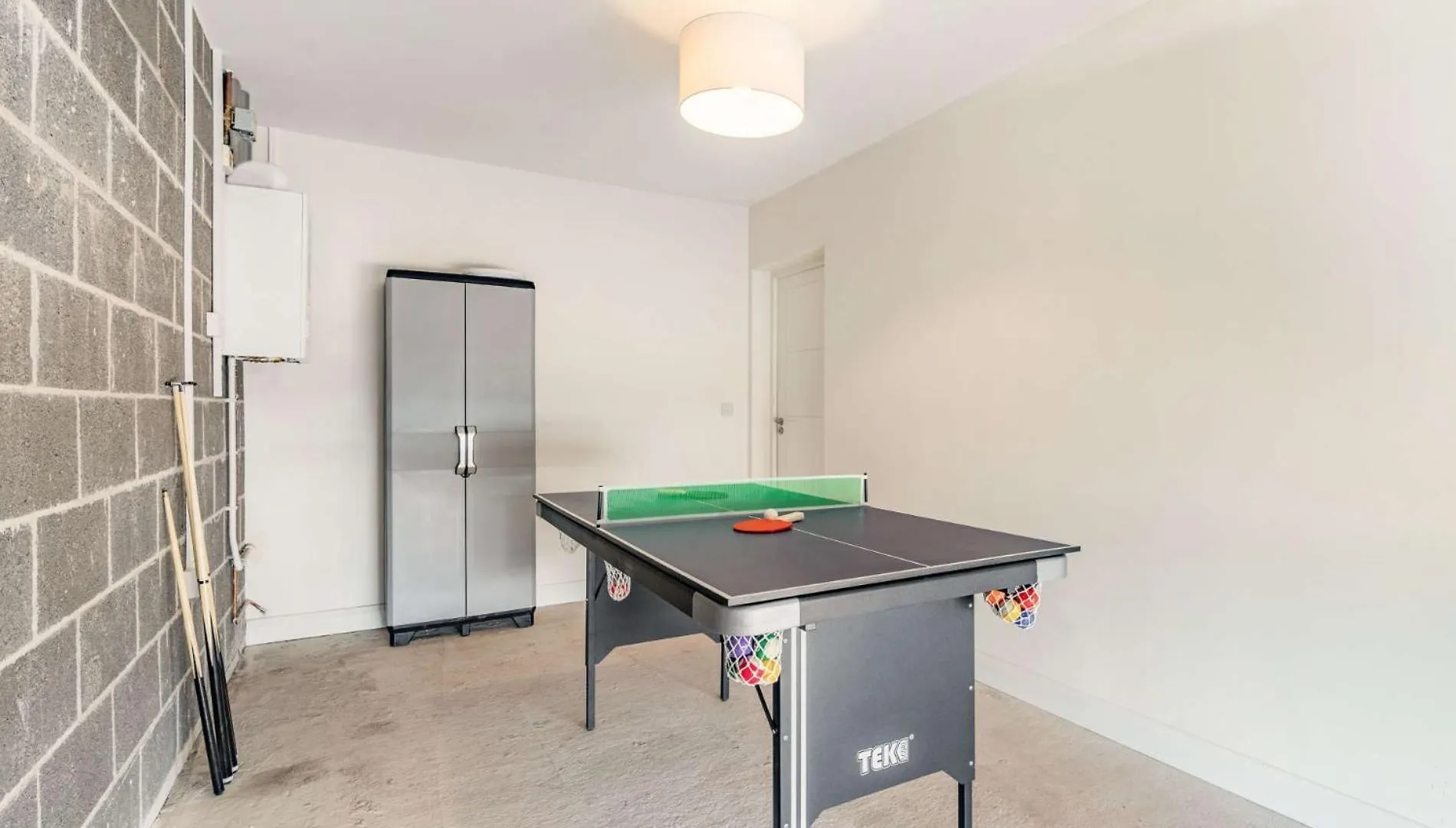 3 Bed In 86724