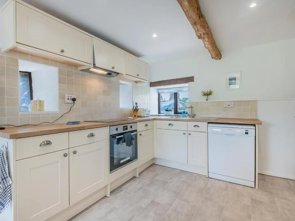 2 Bed In Sz591 *