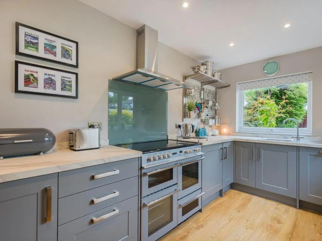 4 Bed In Keswick Sz029 Holiday home *