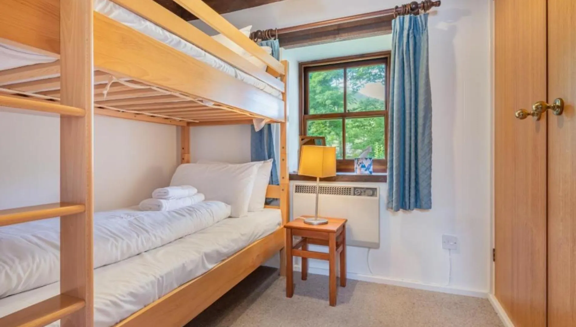 2 Bed In Sz218 *