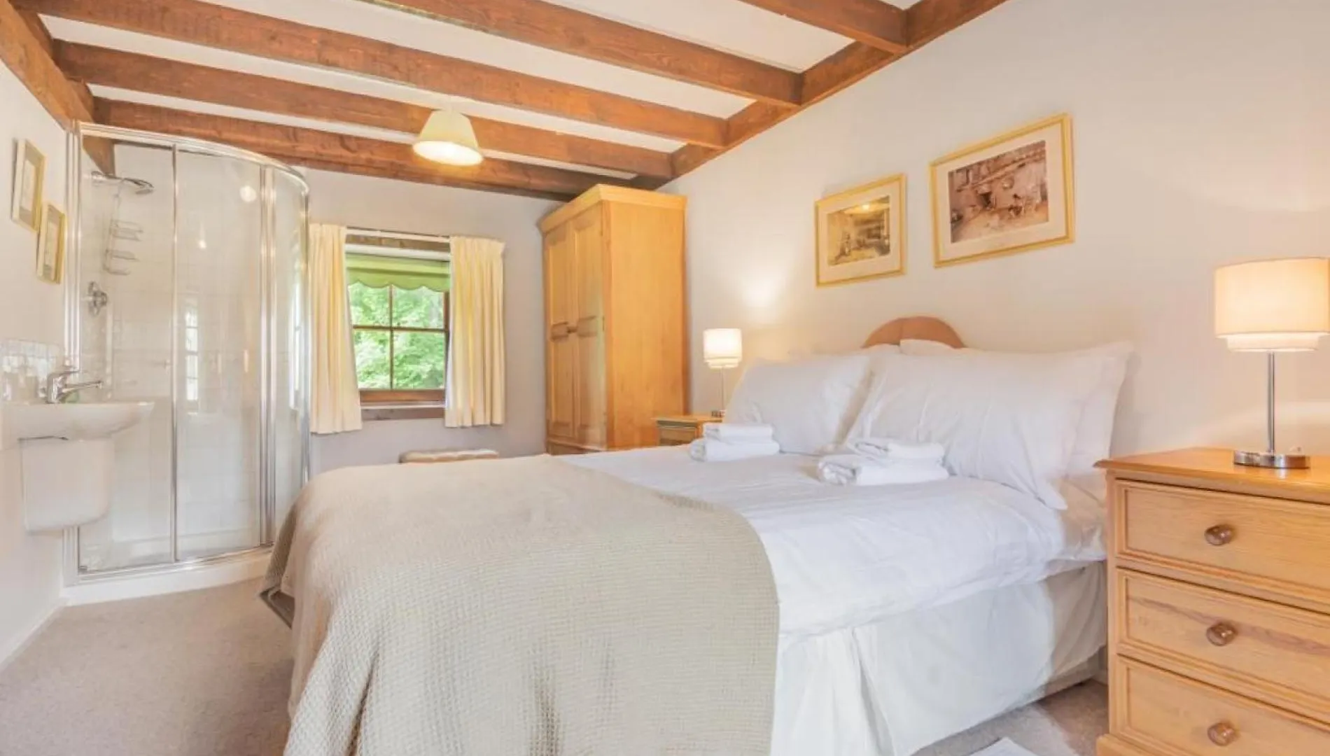 2 Bed In Sz218
