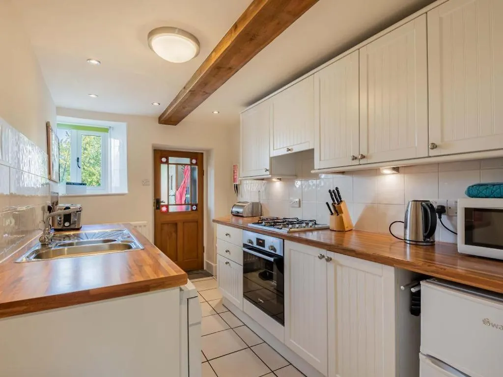 Holiday home 2 Bed In Sz378 *