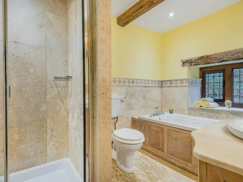 5 Bed In Sz259 *