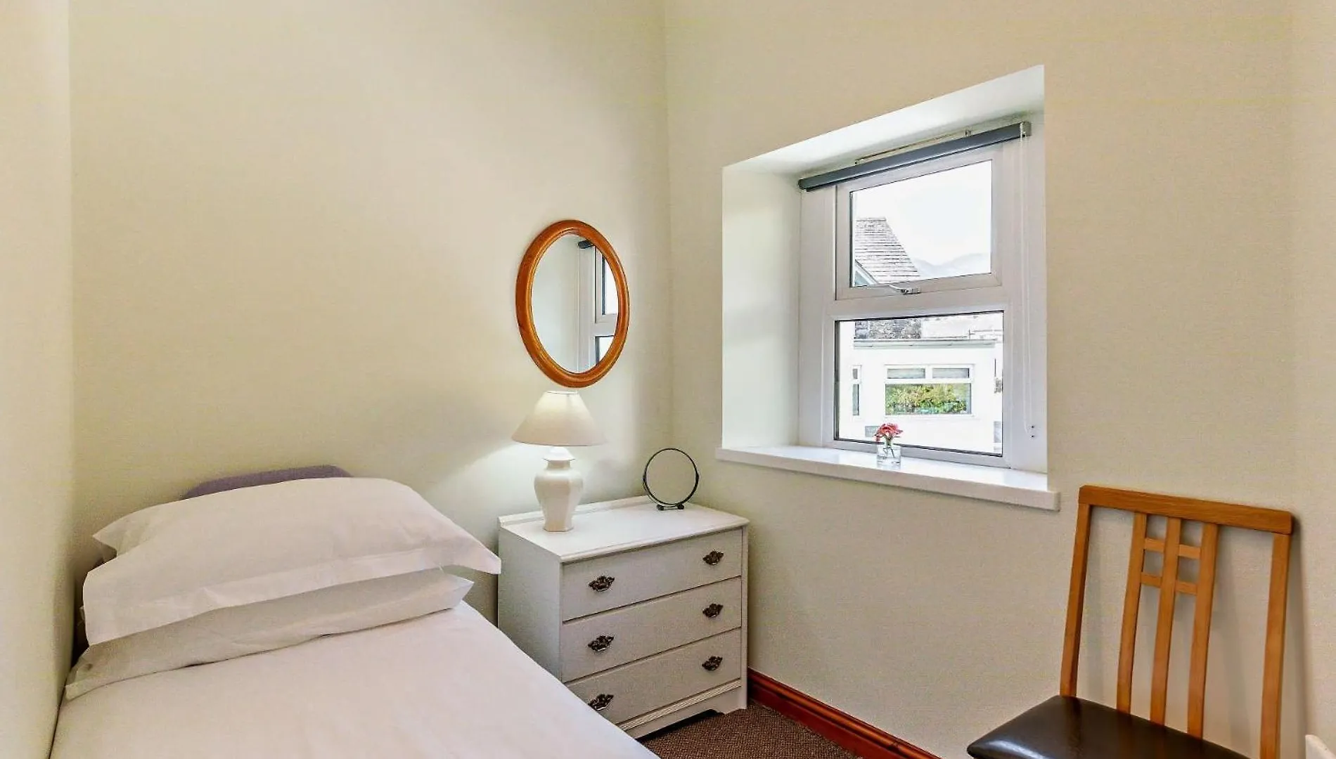 2 Bed In Sz145 *