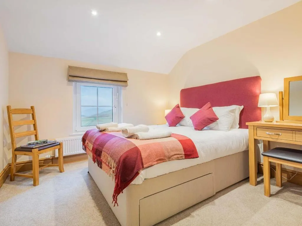 3 Bed In Sz247 *