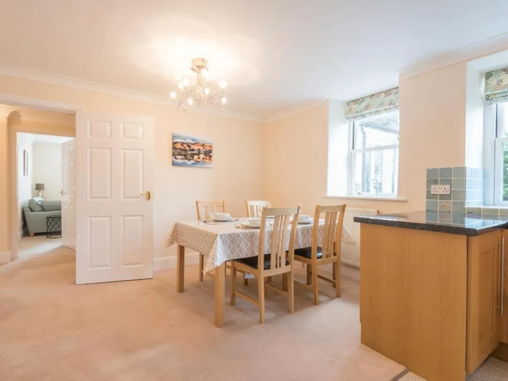 2 Bed In Keswick Sz490 *