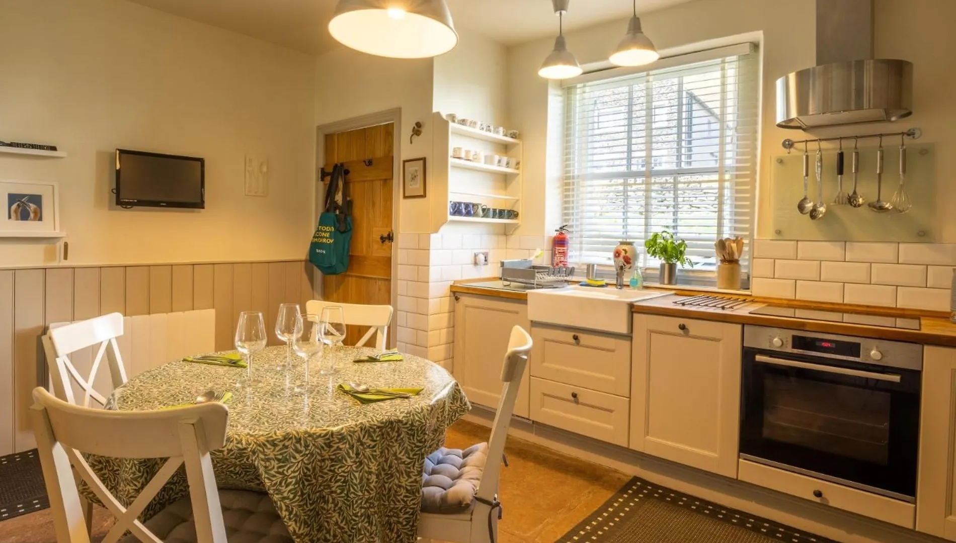 2 Bed In Sz082 *