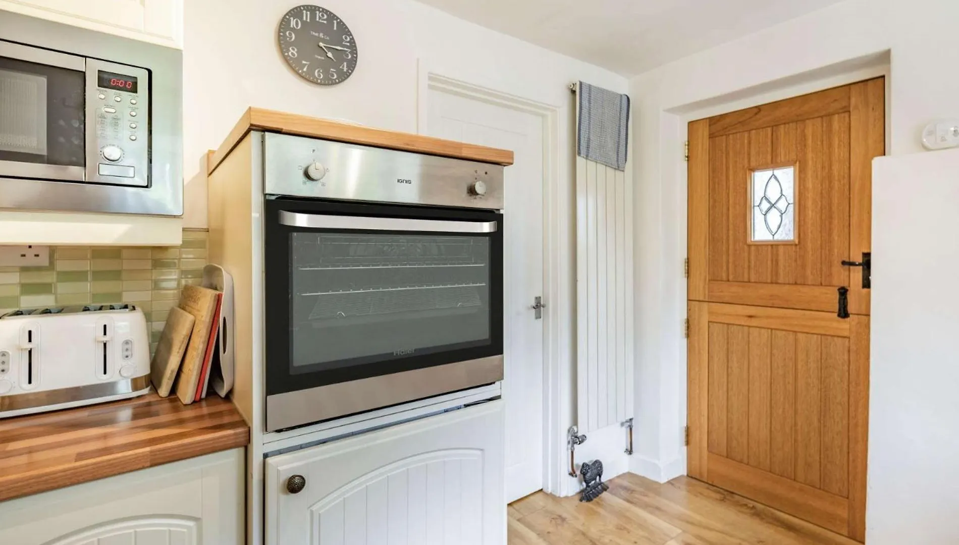 Holiday home 3 Bed In Sz446 *