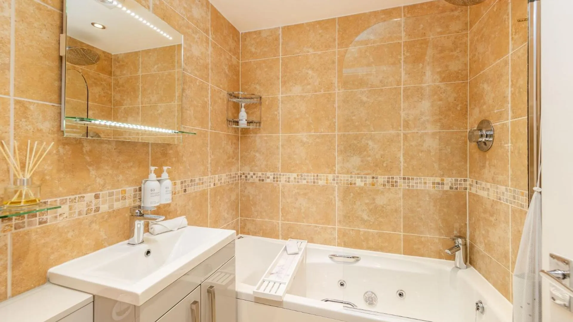Wheatlands Lodge-windermere - Of The Year 2024 - Adult Only - Free Car Park Gasthof Windermere