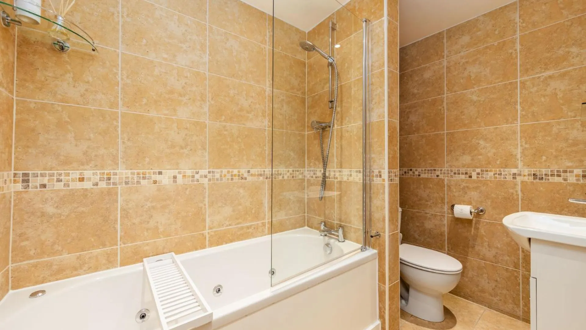 Wheatlands Lodge-windermere - Of The Year 2024 - Adult Only - Free Car Park Gasthof Windermere