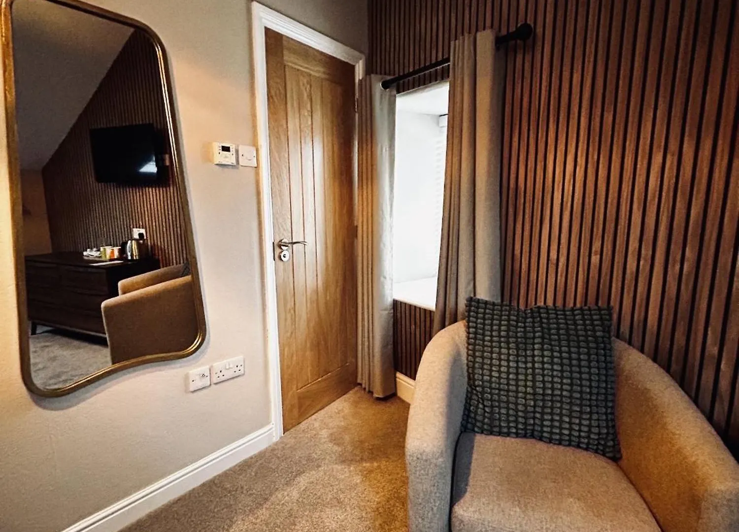 Nocleg ze śniadaniem Lacet House 4*