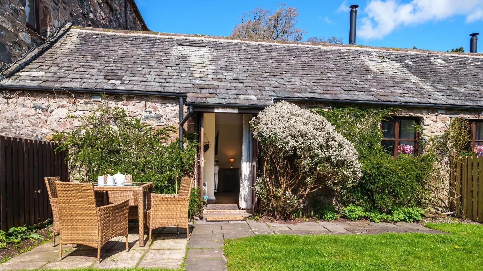 Gunn - Dog-friendly Enclosed Garden Holiday home