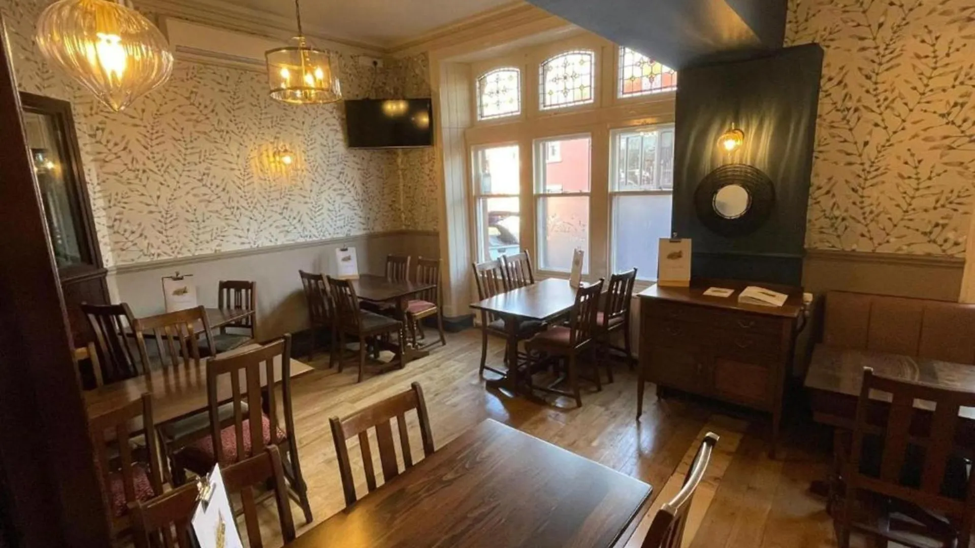 Oyo The Station Hotel 3*