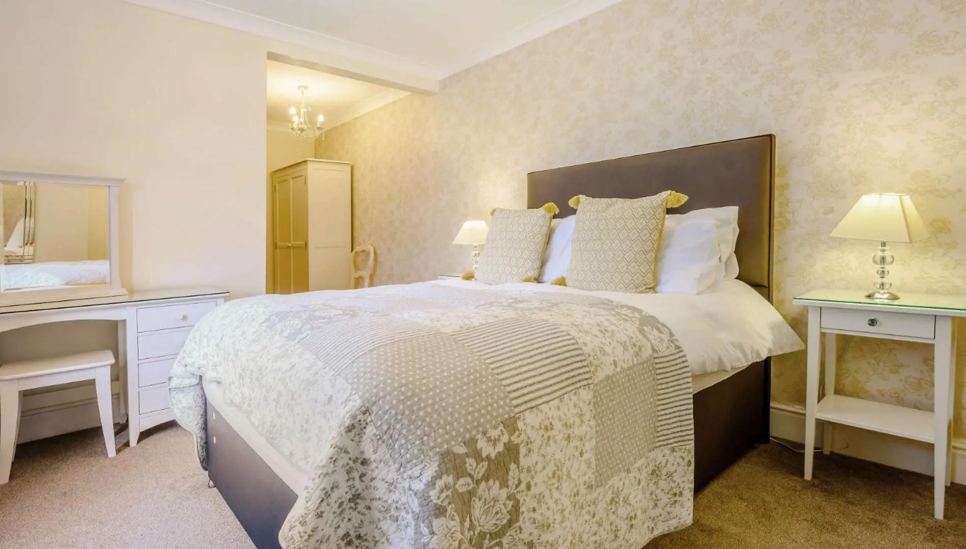 6 Bed In Sz481